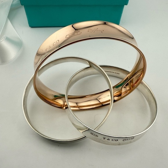 SUPER RARE Tiffany & Co. 1837 Interlocking Rubedo & Silver Bangles Bracelet - Picture 5 of 12